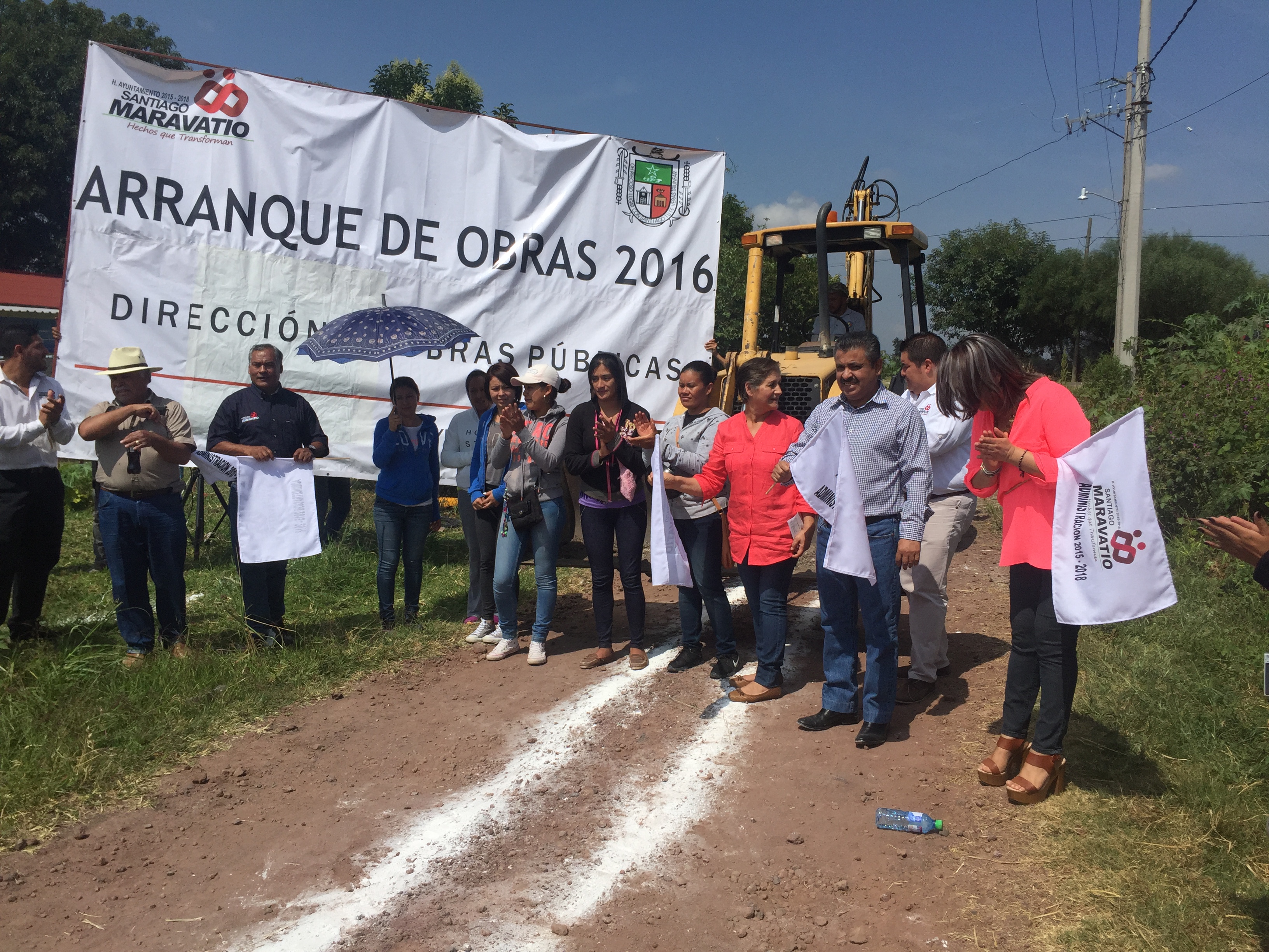 En la comunidad de Hermosillo se invertirán 1 millón 630 mil pesos, en la calle Independencia de la colonia El Común. En su mensaje la Alcaldesa detalló que con dichas obras se cumplen las promesas de campaña, agradeciendo la confianza que se le dio a una mujer de gobernar dicho municipio.