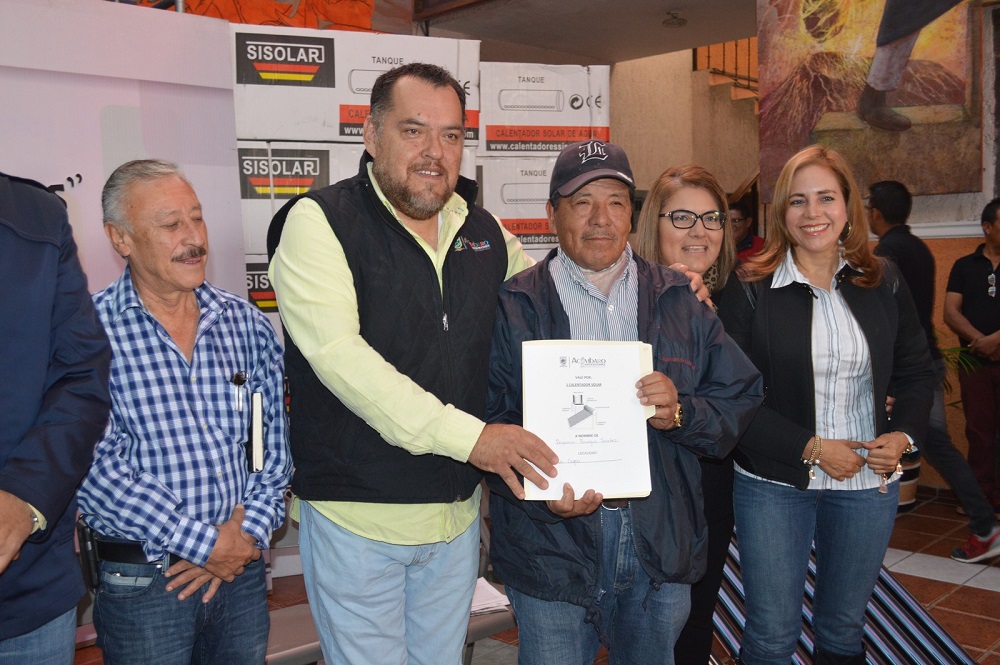 Una de las beneficiarias, agradeció a las autoridades el apoyo