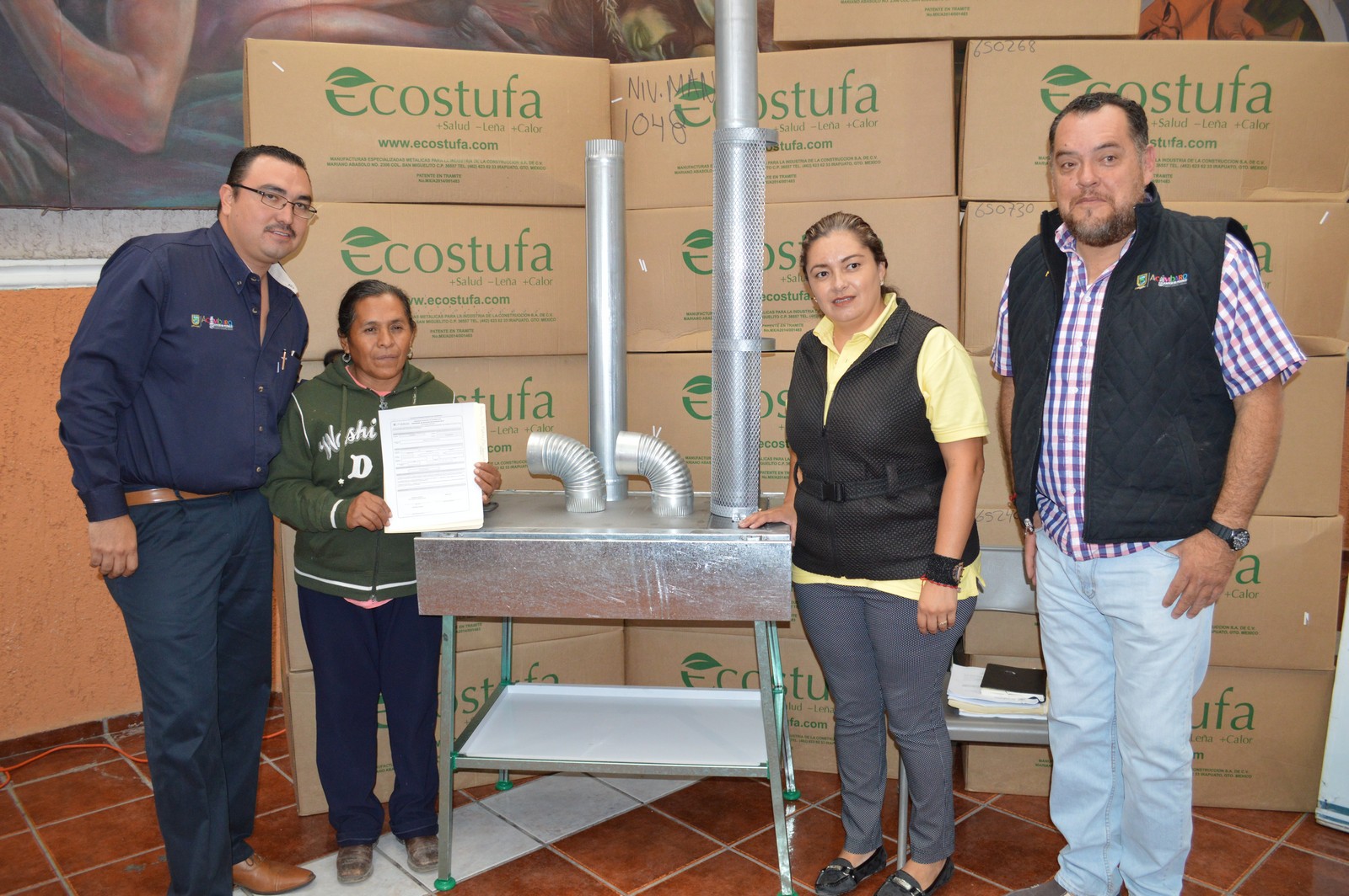 La implementación del uso de la estufa ecológica representa el cuidado del medio ambiente y la continuación de las prácticas tradicionales que son parte medular de una cultura, para lo cual se destina una inversión superior a los 2 millones de pesos, mejorando la calidad de vida de las familias; así lo expresó Alcántar Saucedo.