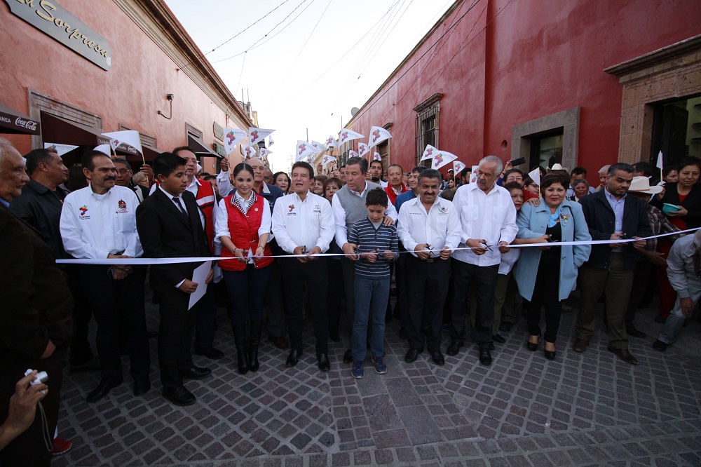 en ésta obra pública se invirtieron alrededor de 12 millones de pesos 