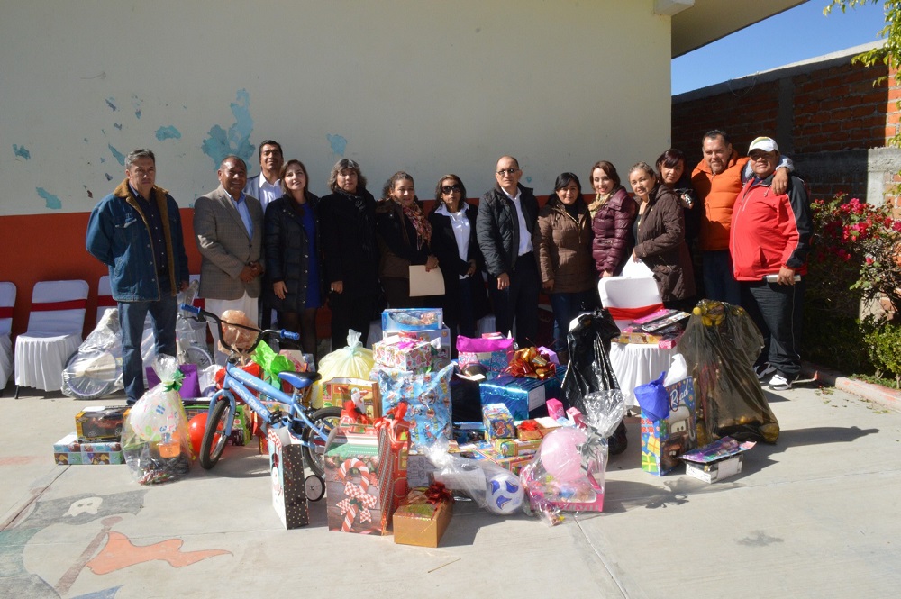 entregaron más de 200 juguetes a niños de comunidades rurales