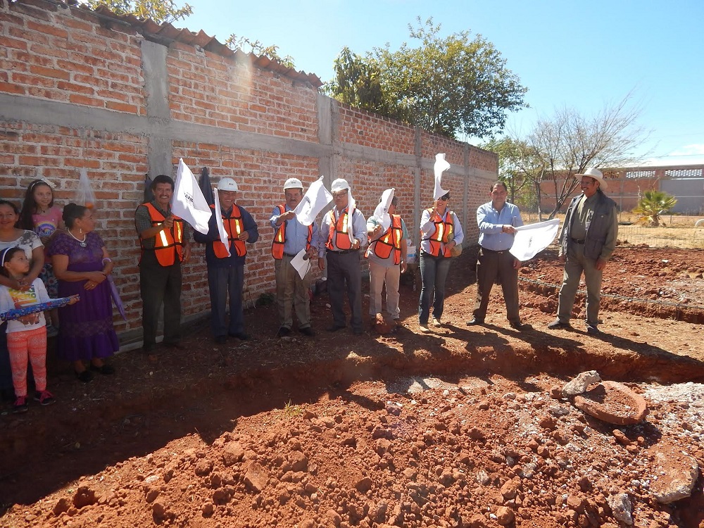 Decenas de habitantes de la comunidad dieron la bienvenida al primer Edil, Ing. Rafael Ramírez Tirado