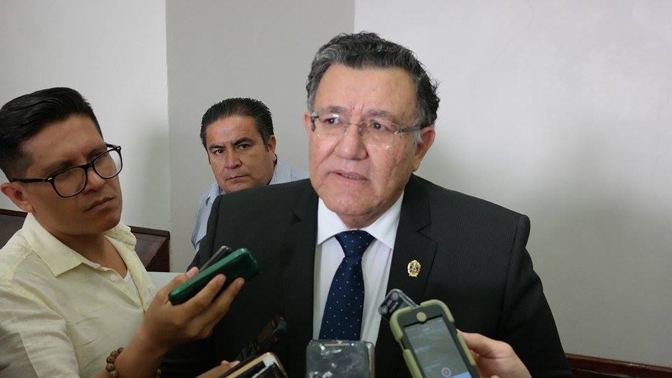 Es de recordarse que, este edificio albergaría las oficinas de las diversas áreas municipales pues hay que resaltar que actualmente se gastan 380 mil pesos mensuales en rentas de inmuebles lo que representa un gasto de 4 millones y medio al año.