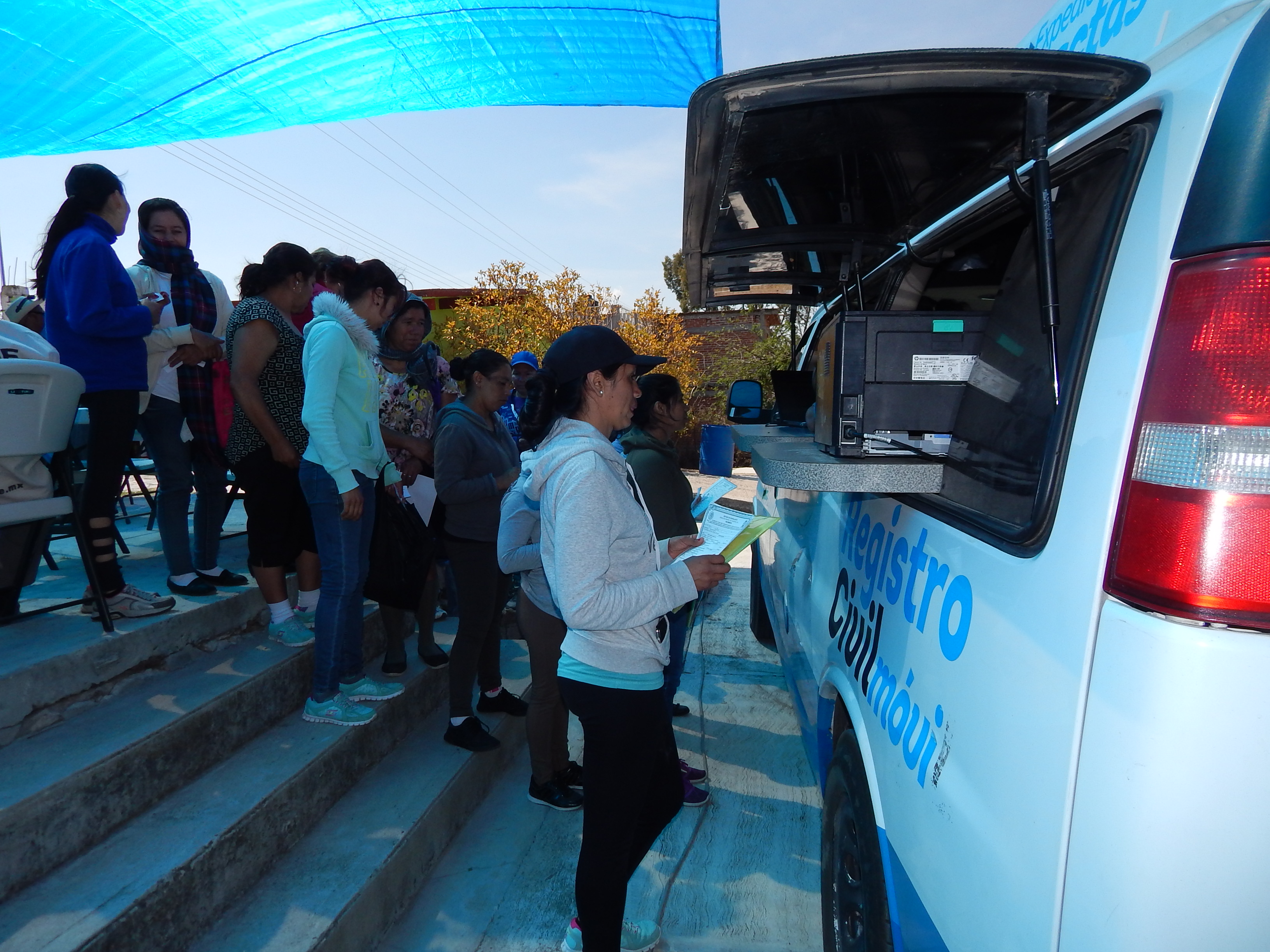 Algunas de las dependencias que estuvieron presentes fueron; la Secretaría de Relaciones Exteriores, Seguro Popular, Secretaría de Reforma Agraria, Procuraduría Agraria, Procuraduría de los Derechos Humanos del Estado de Guanajuato, Instituto Nacional Electoral, Procuraduría Federal de la Defensa del Trabajo, Instituto Nacional de las Personas Adultas Mayores (INAPAM) y el Registro Civil Móvil, entre otros.