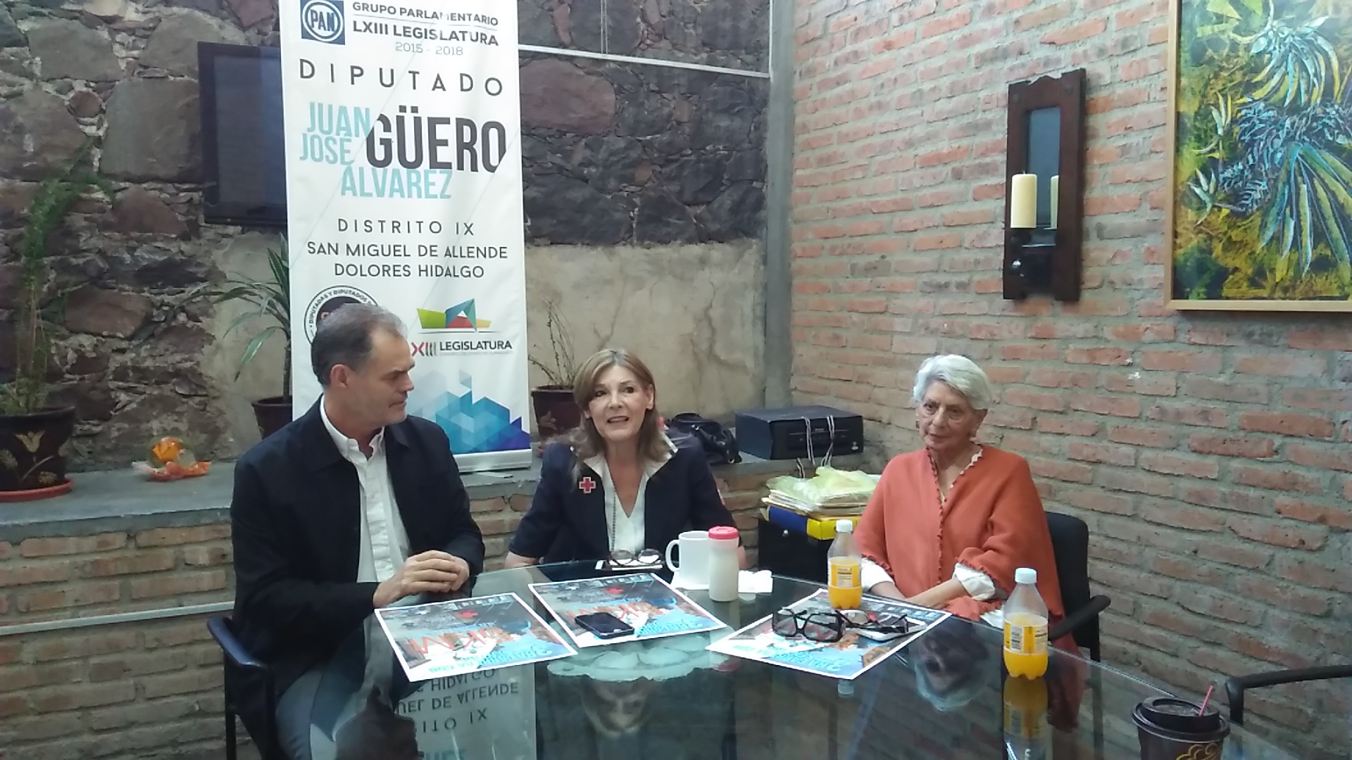 Las inscripciones ya están abiertas y cerraran hasta media hora antes de la carrera, el costo por persona es de 100 pesos, en los días previos a la competencia y el día del evento incrementará 20 pesos más, pero el registro incluye una playera alusiva, una medalla conmemorativa, un kit de recuperación y el derecho a inscribir a un niño en la carrera infantil, que se realizará ese mismo dia, y en la que se darán premios sorpresa.