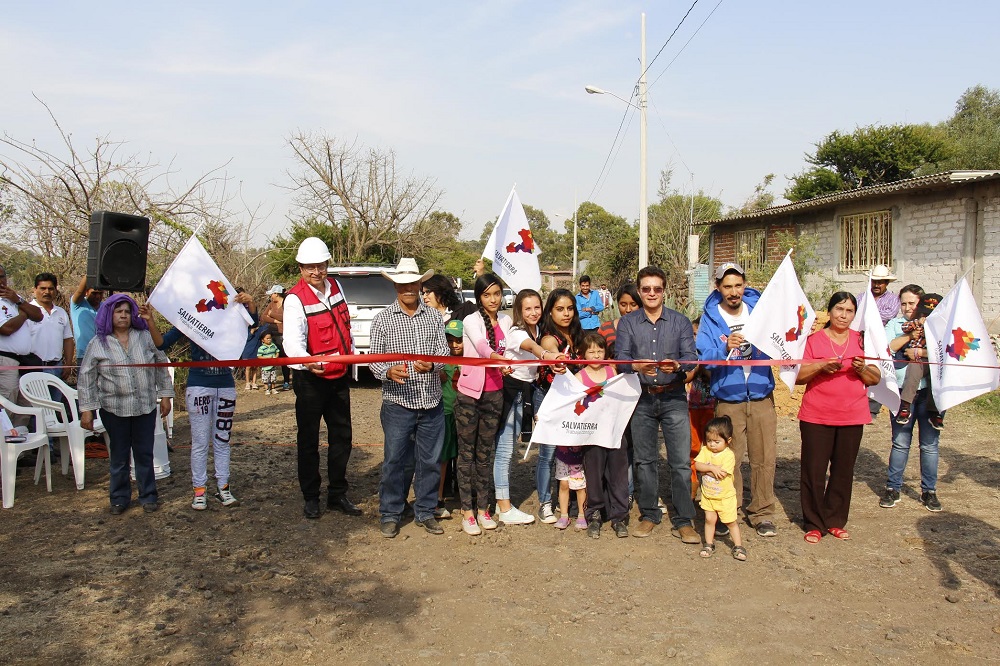 En el evento de inauguración de la obra se contó con la presencia del alcalde, J. Herlindo Velázquez Fernández y beneficiarios