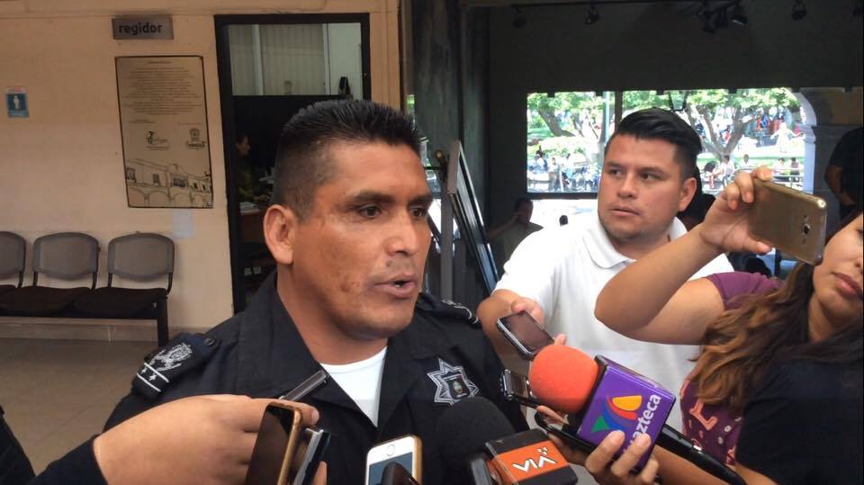 DIRECTOR DE POLICÍA EVADE EL TEMA