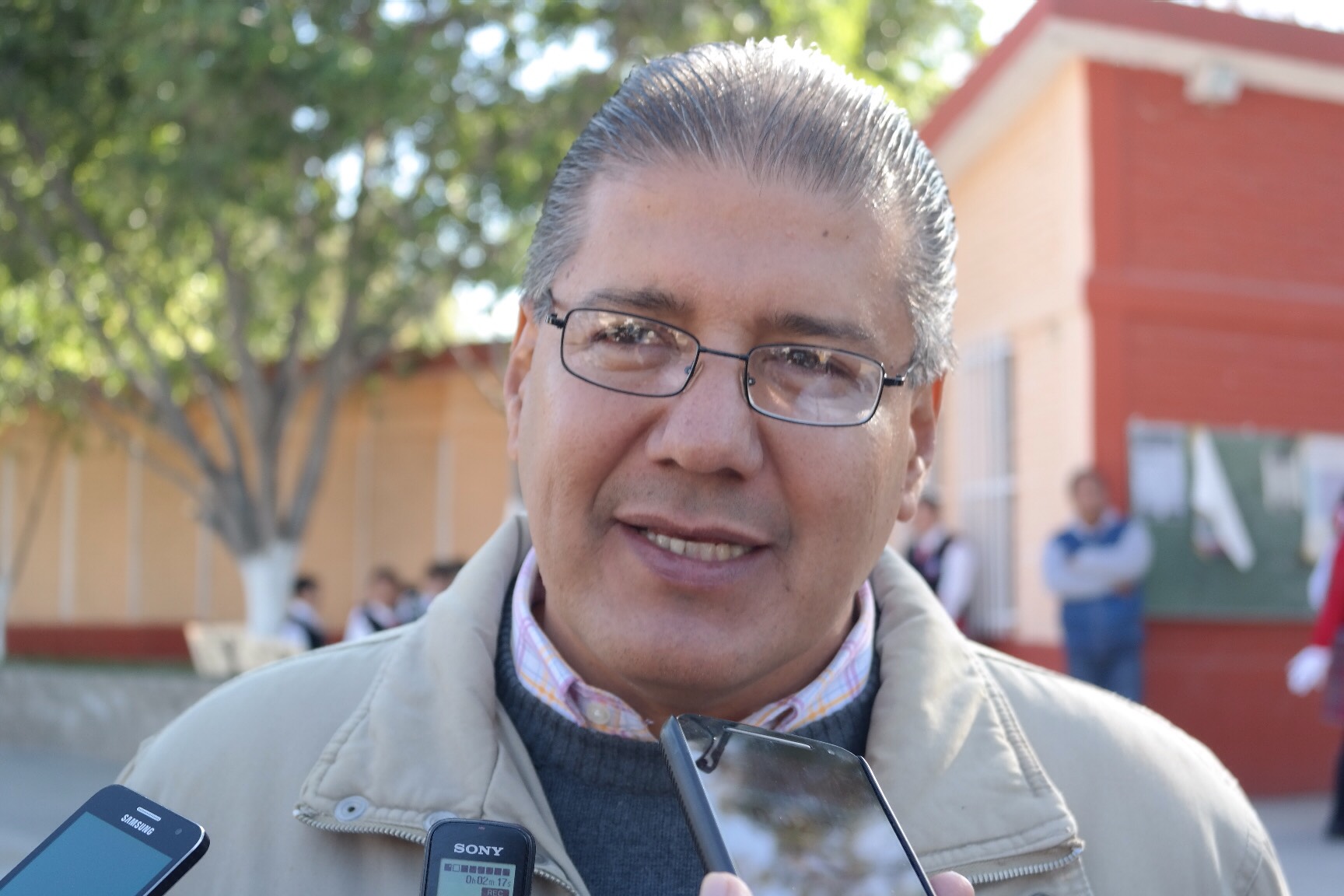 Comento que la obra deberá arrancar la primera quincena del mes de junio y quedar concluida el próximo 31 de diciembre para su inauguración.