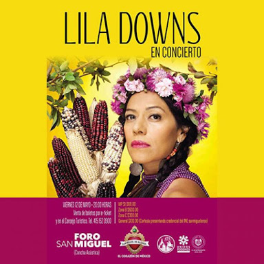 Ana Lila Downs Sánchez, más conocida como Lila Downs es una cantante, intérprete, compositora, productora discográfica, actriz y antropóloga mexicana, que además de cantar en español e inglés, también interpreta melodías en diversos idiomas nativos de su país, como mixteco y Zapoteco, maya, puerepecha, y nahualt, revindica sus raíces mexicanas y de los pueblos indígenas indígenas, además de la música regional de Oaxaca.