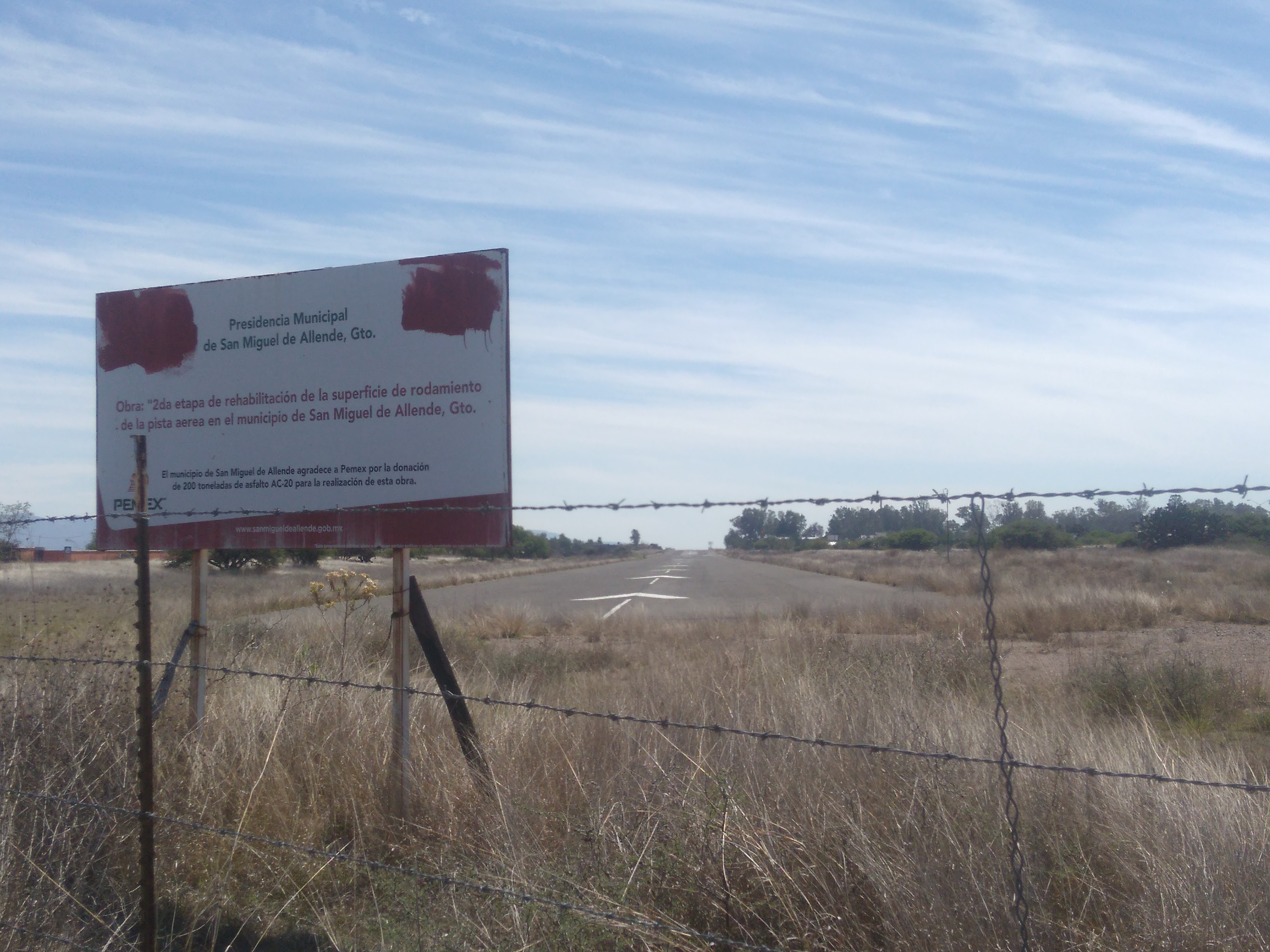 Un total de 15 asociaciones fueron las que firmaron la carta de oposición al aeropuerto internacional categoría 2-C, que hicieron llegar el día de ayer a la SCT en la ciudad de México, argumentando las siguientes razones.