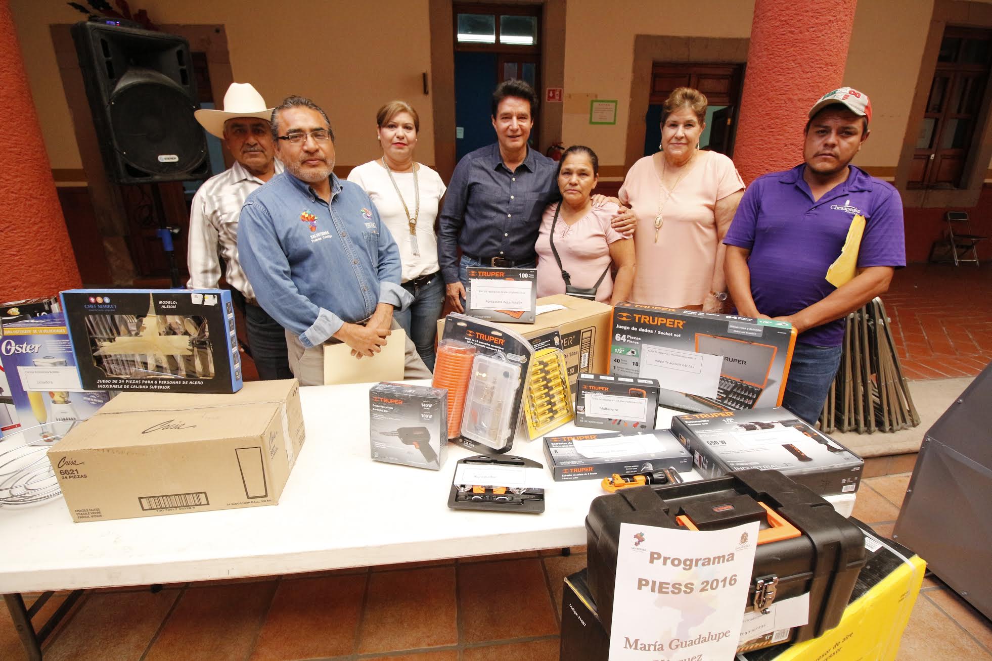 Por su parte Velázquez Fernández, indicó que, en lo que resta de la administración municipal se redoblaran esfuerzos para que más salvaterrenses se beneficien con esta clase de apoyos