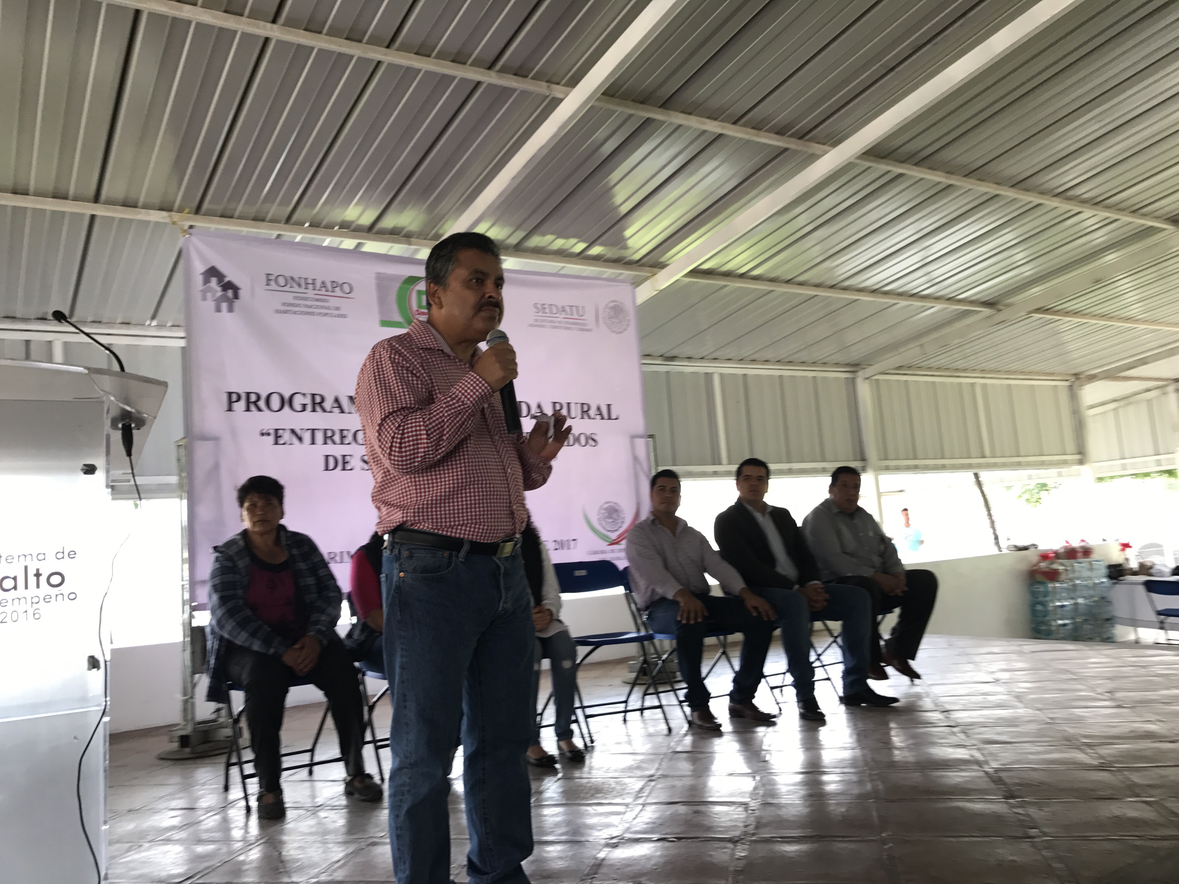 Gracias a las gestiones realizadas ante el Fondo Nacional de Habitaciones Populares (FONHAPO), el Diputado Federal David Mercado Ruiz benefició a un total de 150 familias con un cuarto adicional dentro del Programa de Apoyo a la Vivienda. Gracias a las gestiones realizadas ante el Fondo Nacional de Habitaciones Populares (FONHAPO), el Diputado Federal David Mercado Ruiz benefició a un total de 150 familias con un cuarto adicional dentro del Programa de Apoyo a la Vivienda.